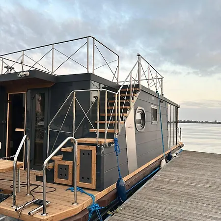 Úszó hotel Houseboat Zegrze *