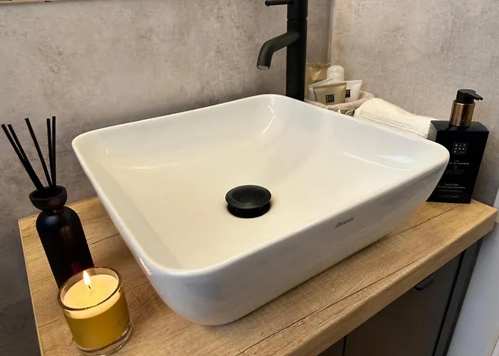 Houseboat Zegrze Úszó hotel