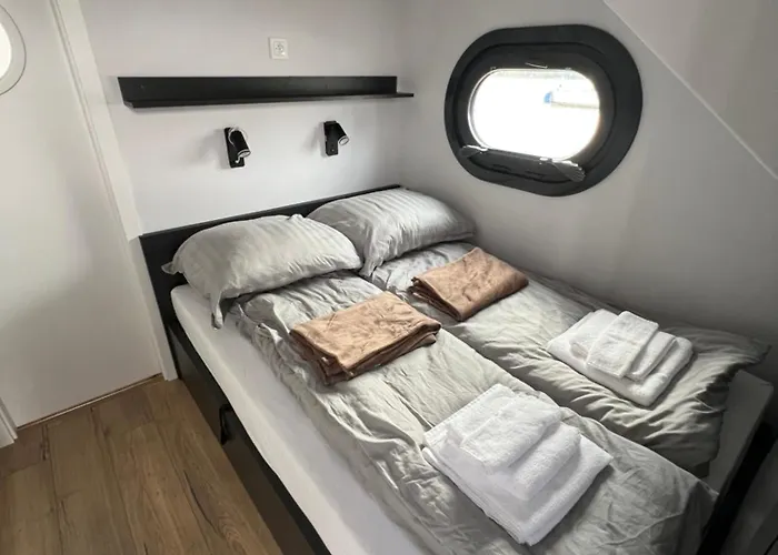 Houseboat Zegrze Úszó hotel Zegrze Poludniowe